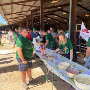 La buvette et autres pizzas-flams ont été menées d'une main de maitre par les Jeunes Agriculteurs du canton de Bayon