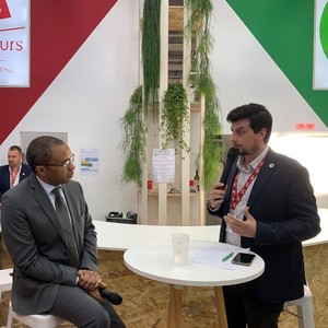 Pape Ndiaye, ministre de l'Éducation nationale en compagnie de Rémi Dumas, président de DJSP. Pape Ndiaye, ministre de l'Éducation nationale en compagnie de Rémi Dumas, président de DJSP.