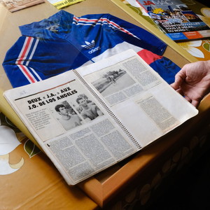 Dans son album de souvenirs, Denis conserve l'article que JAMag lui avait dédié en 1984, lors du retour des Jeux Olympiques. En compagnie d'Alain Duprat, un autre athlète de J.A qui concourait dans les épreuves d'Avérons.