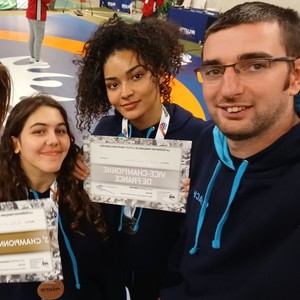 Guillaumes avec ses championnes aux Championnats de France. Championnes aux Championnats de France