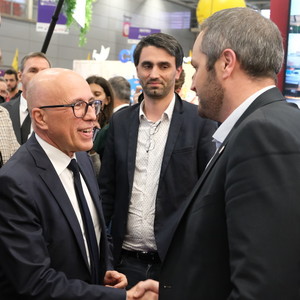Les républicains, dirigés par Éric Ciotti, sont venus à la rencontre de JA. Les républicains, dirigés par Éric Ciotti, sont venus à la rencontre de JA.