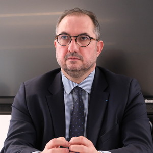 Le sénateur Franck Menonville était présent lors de la conférence de presse. Le sénateur Franck Menonville était présent lors de la conférence de presse.