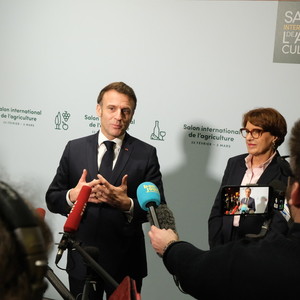 Le président Emmanuel Macron lors du micro tendu au salon de l'agriculture, samedi 22 février 2025. Le président Emmanuel Macron lors du micro tendu au salon de l'agriculture, samedi 22 février 2025.