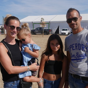 Clémence, Mathieu et leurs deux enfants