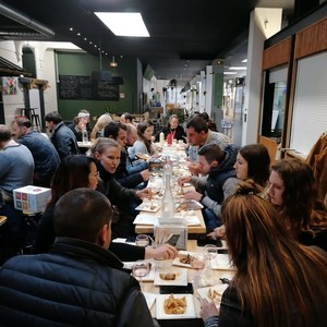 Repas entre deux ateliers de travail aux Halles Repas entre deux ateliers de travail aux Halles