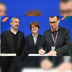 Signature à l'occasion du salon international de l'agriculture. Signature à l'occasion du salon international de l'agriculture.