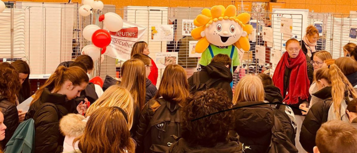 Jim Bataille présent au forum Terre.s d'avenir 900 participants ont profité des animations et stands lors de ce forum des métiers, de la formation, des emplois et de l'installation en agriculture du forum.