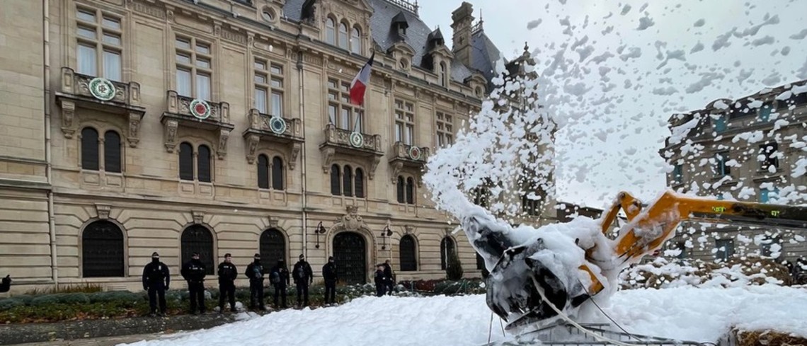 Après plus de 300 panneaux retournés, JA lave plus "blanc que blanc".