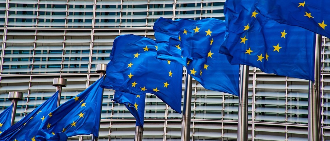 L’Europe face au coronavirus Drapeaux européens