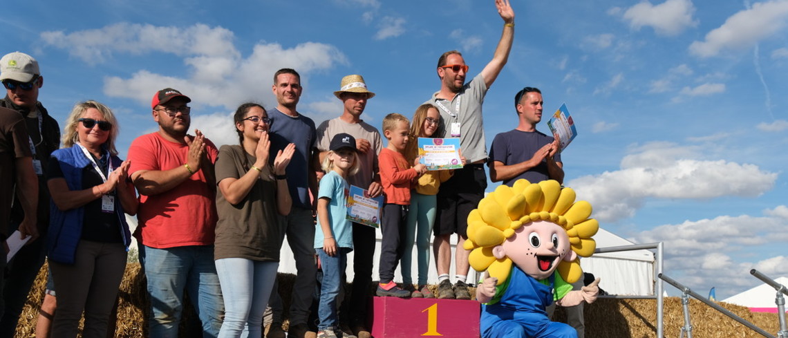 Remise des prix du concours de moiss batt cross podium Terres de Jim, crédit Neyfane Azihari