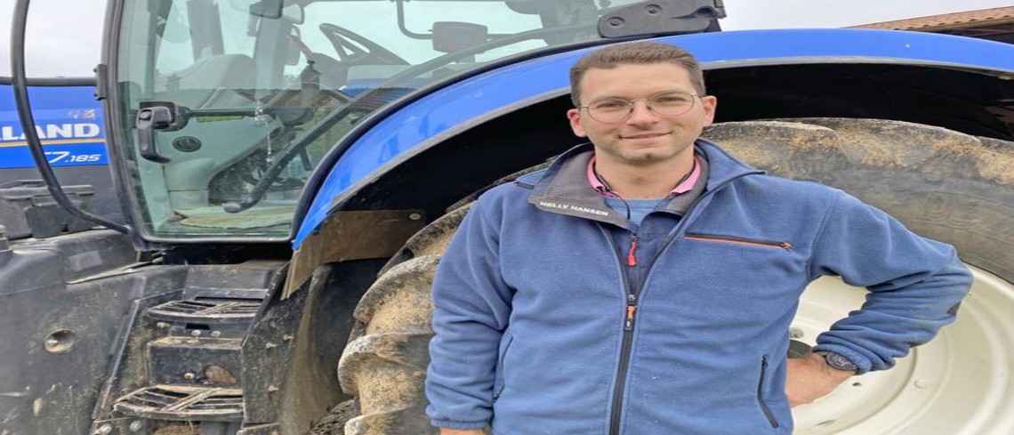Maxime Liévin sur son exploitation de Crécy-la-Chapelle. Crédit photo : L.G-D / Horizons