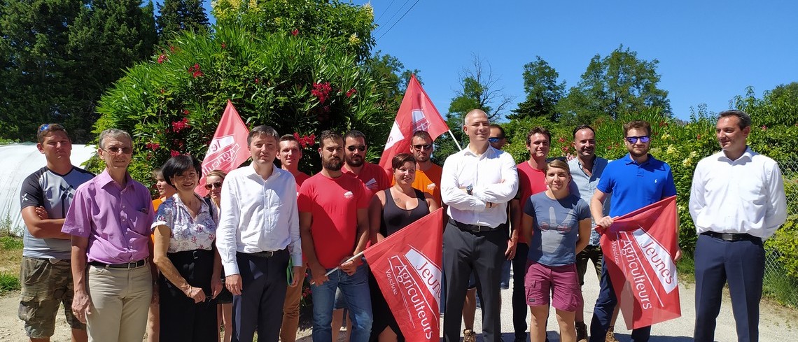 Les JA 26 et 84 avec leur préfet. Les JA 26 et 84 avec leur préfet.