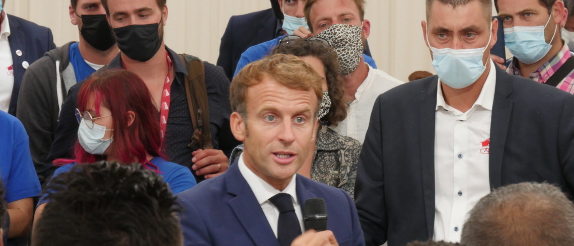 Emmanuel Macron lors de la séquence échanges avec les jeunes agriculteurs, le vendredi 10 septembre. Le président Macron annonce la création d’un nouveau système pour l'assurance récolte