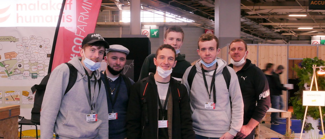 Les youtubeurs rencontrent leur communauté au SIA Les youtubeurs rencontrent leur communauté au SIA