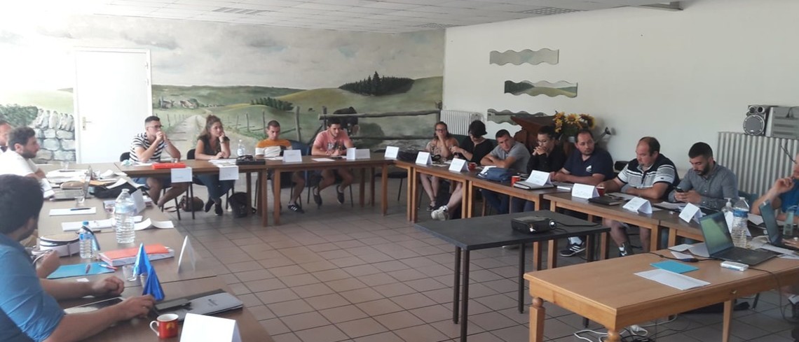Les Jeunes Agriculteurs de Bourgogne Franche-Comté se penchent sur les sujets Foncier-Installation-Formation ! Les Jeunes Agriculteurs de Bourgogne Franche-Comté en pleine réflexion !