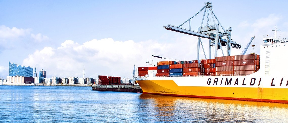Bateau prêt à commercialiser sa marchandise Commerce extérieur