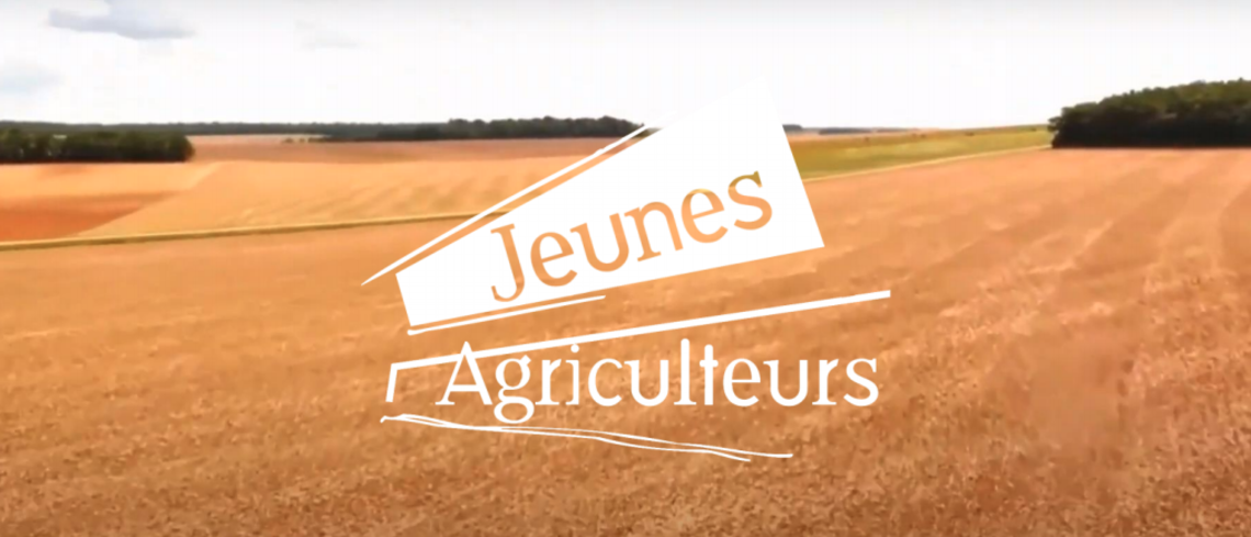 Six axes prioritaires ont été définis par JA. Le logo JA au milieu d'un champ