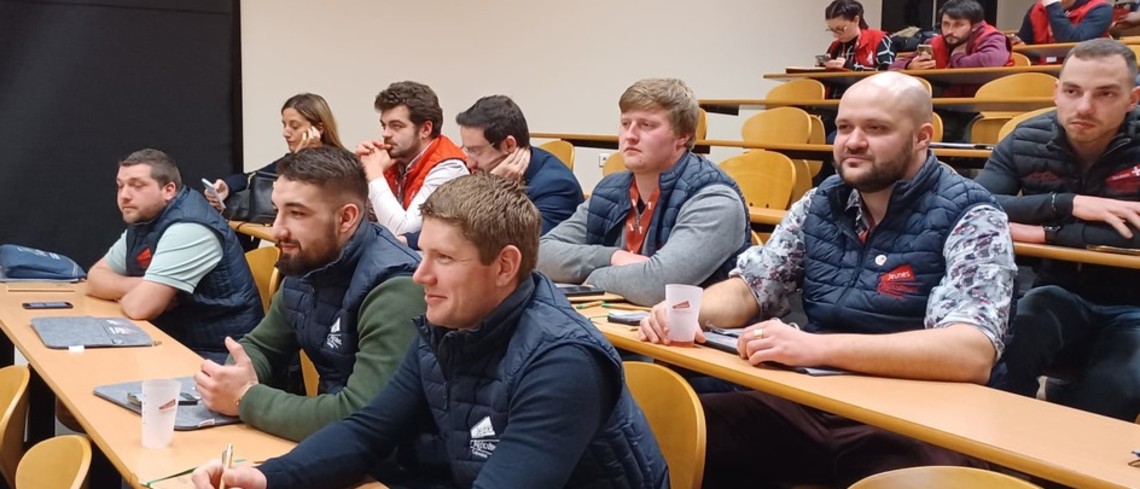 La délégation normande présente à la session RGA Une délégation normandes composée de 9 élus et 2 collaboratrices