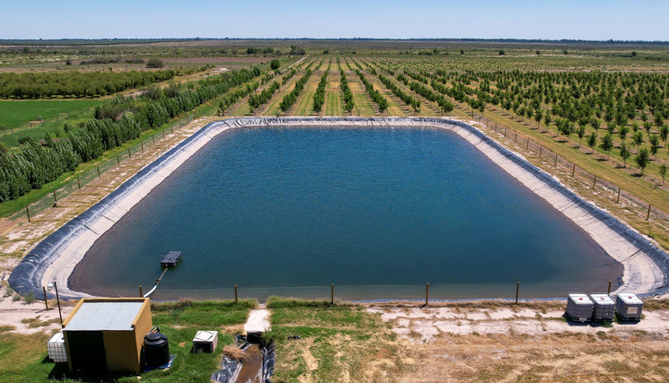Les Jeunes Agriculteurs de Nouvelle-Aquitaine somment l'tat de choisir : stocker l'eau, ou continuer d'importer celle des autres. 