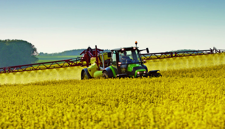 Loi d’urgence agricole : accord parlementaire pour favoriser la réintroduction de pesticides interdits et le stockage de l’eau.