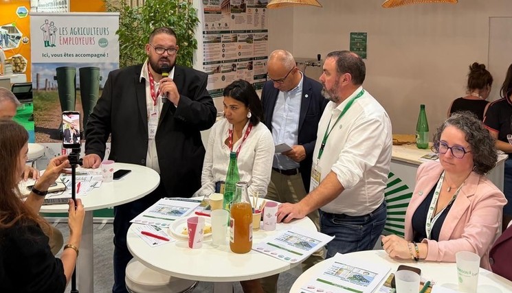 Sur le stand JA/FNSEA, Jocelyn Dubost s'est exprimé en conférence de presse aux côtés d'Elodie Guillotel (présidente JA Bretagne), d'Arnaud Rousseau (président de la FNSEA) et des présidents des FRSEA du Grand Ouest.