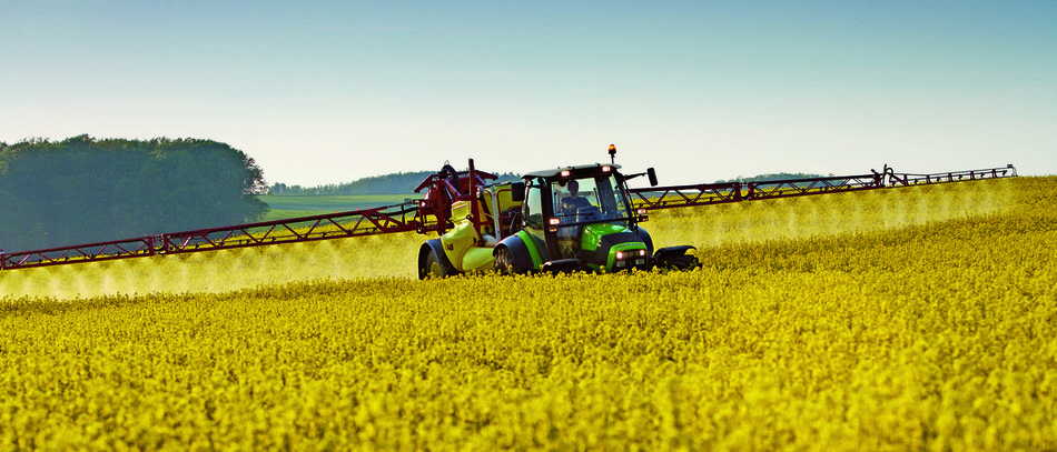 Loi d’urgence agricole : accord parlementaire pour favoriser la réintroduction de pesticides interdits et le stockage de l’eau.