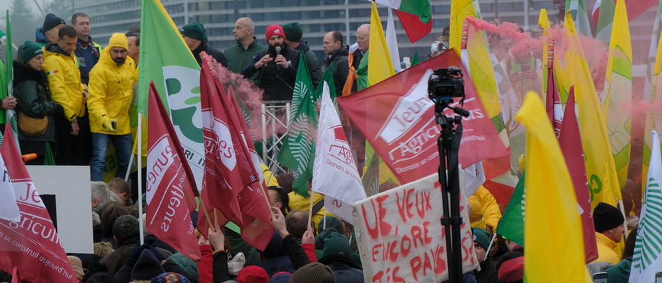  Le Parlement européen a voté mercredi en faveur d'une saisine de la Cour de justice de l'Union européenne.