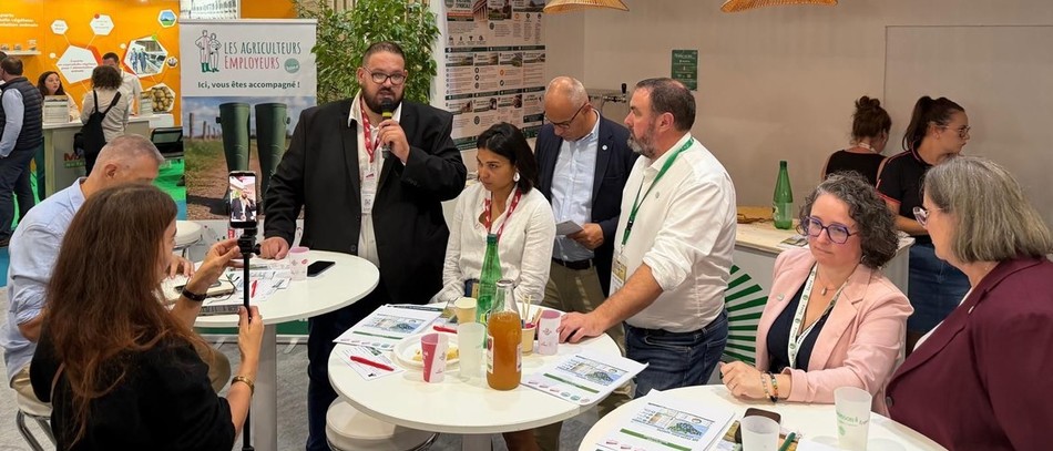 Sur le stand JA/FNSEA, Jocelyn Dubost s'est exprimé en conférence de presse aux côtés d'Elodie Guillotel (présidente JA Bretagne), d'Arnaud Rousseau (président de la FNSEA) et des présidents des FRSEA du Grand Ouest.