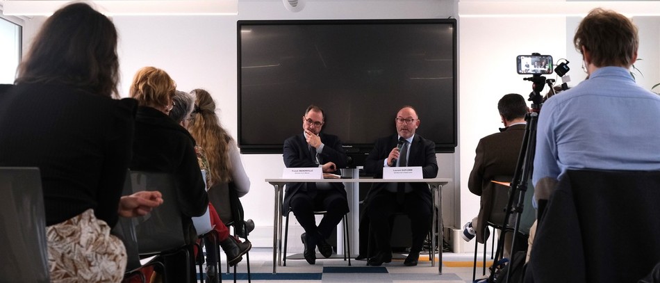 Conférence de presse dans les locaux de Agridées.