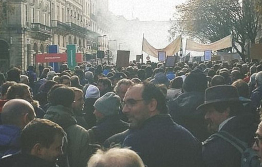 Partant de l'esplanade des Quinconces (et sa colonne des Girondins), la manifestation va passer à proximité du CIVB avant de bifurquer vers la place Tourny