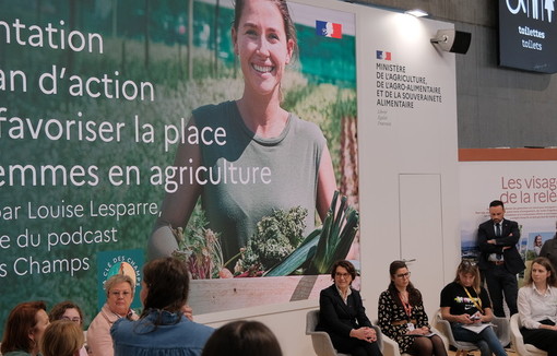 La ministre concrétise l’engagement de faciliter l'installation des cheffes d’exploitation.