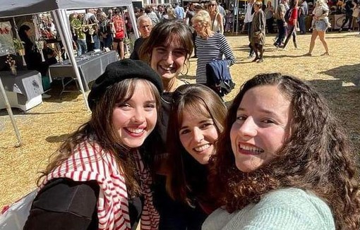 Mathilde, Brune, Mélanie et Amanda sont les créatrices du projet "gueules de paysan". (c)gueules de paysans 