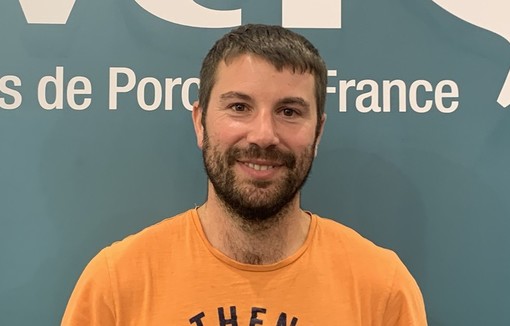 Steven Le Hir, installé en hors cadre familial en porc.