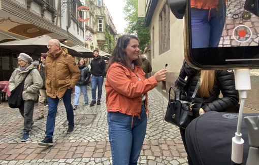 Interview des passants dans les rues de Strasbourg 