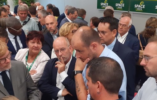 Photo des JA Bretagne interpellant directement le Ministre de l'Agriculture 