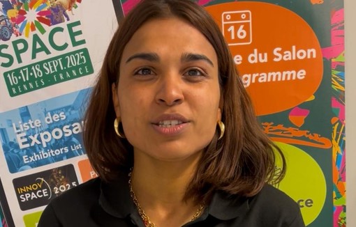 Élodie Guillotel, 26 ans gère, avec sa mère, une exploitation de 4 200 lapines.