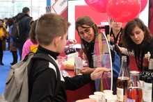 La région Nouvelle-Aquitaine assurait l'animation du stand, ce lundi 26