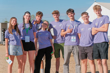 De jeunes bénévoles, tous enthousiastes. 