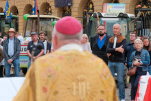 Bénédiction des tracteurs sur le parvis de la cathédrale de Metz_4.