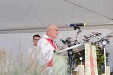 Traditionnelle messe de bénédiction des tracteurs juste avant la finale nationale de labour.