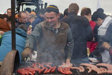 Un barbecue a permis de sustenter les agriculteurs présents. 