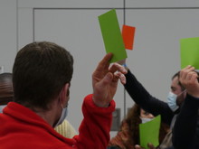 Dans certains ateliers, les participants étaient appelés à voter "pour" ou "contre" les propositions formulées par les différents groupes.