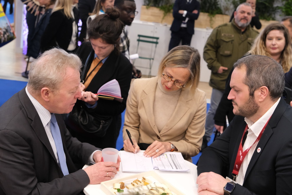 Rencontre entre le président JA et le commissaire européen à l'Agriculture. Rencontre entre le président JA et le commissaire européen à l'Agriculture.