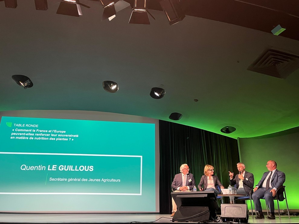 Table-ronde « Comment la France et l’Europe peuvent-elles renforcer leur souveraineté en matière de nutrition des plantes ? » Table-ronde « Comment la France et l’Europe peuvent-elles renforcer leur souveraineté en matière de nutrition des plantes ? »