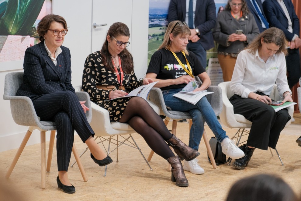 10 agricultrices ont intervenues, toutes ont participées au groupe de travail qui est à l’origine du plan.